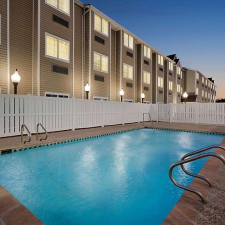 Super 8 By Wyndham San Antonio Airport North Hotell Eksteriør bilde