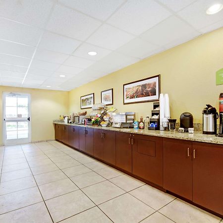 Super 8 By Wyndham San Antonio Airport North Hotell Eksteriør bilde