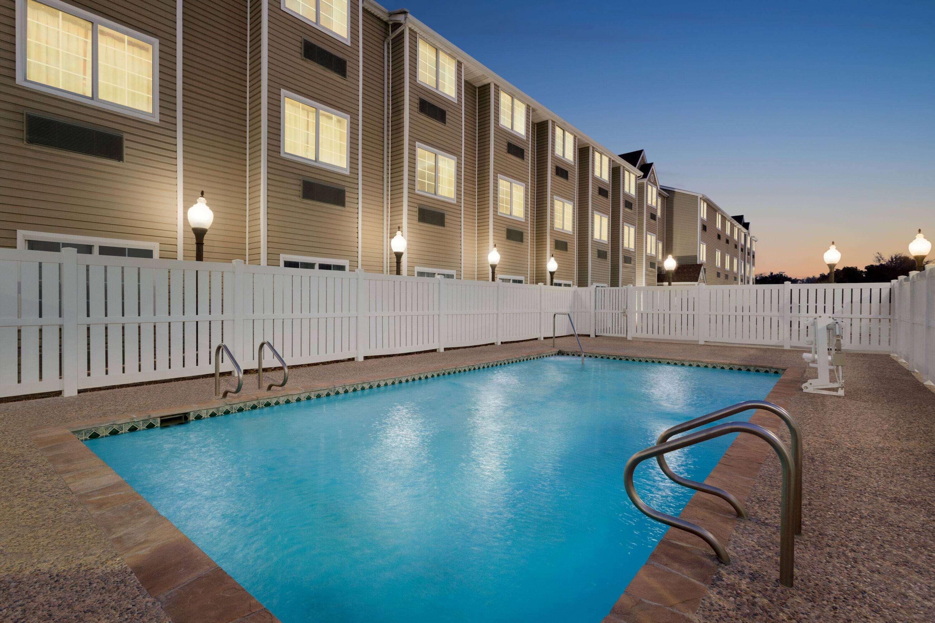 Super 8 By Wyndham San Antonio Airport North Hotell Eksteriør bilde