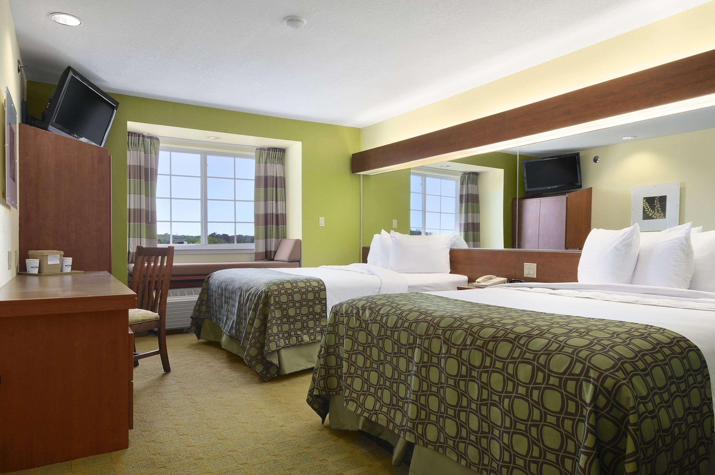 Super 8 By Wyndham San Antonio Airport North Hotell Eksteriør bilde